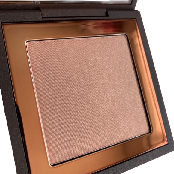 Mac Bao Bao Wan Summer Opal Powder